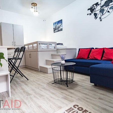 B17 Apartment - Hostaid Будапешт Экстерьер фото